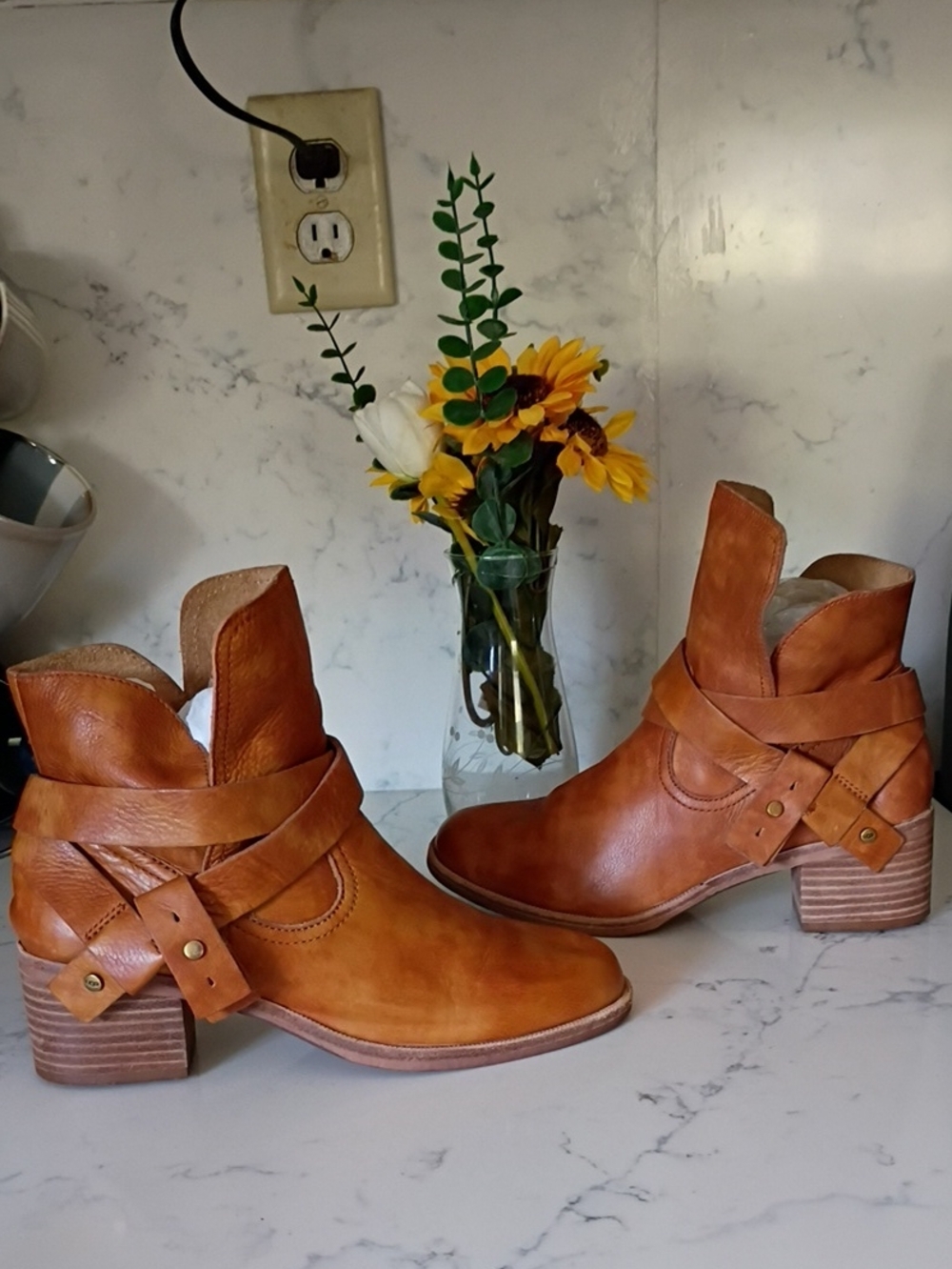 Ugg Women's Leather Ankle Boots with Wrap Strap